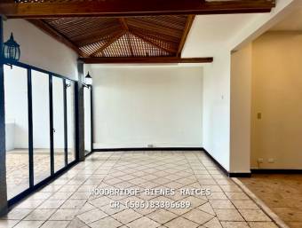 Escazu casa en alquiler $3.000 / 306 mts.,3 dormitorios, jardin