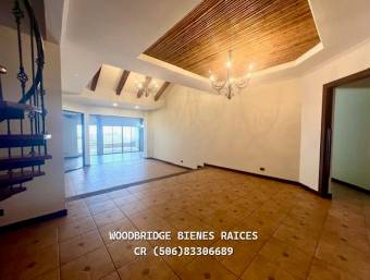 Escazu casa en alquiler $3.000 / 306 mts.,3 dormitorios, jardin