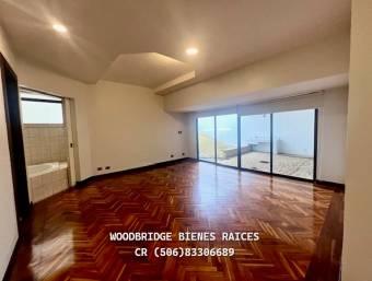 Escazu casa en alquiler $3.000 / 306 mts.,3 dormitorios, jardin