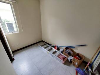 Se vende moderna casa con patio en condominio de San Rafael Alajuela 26-40