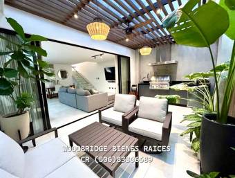 Casa en venta Escazu Guachipelin $340.000 /en condominio, construccion reciente