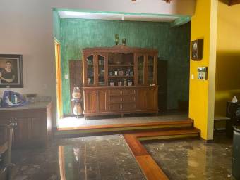 Se vende lote de 8700m2 en Santa Ana San José 26-388