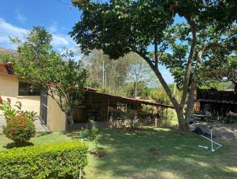 Se vende lote de 8700m2 en Santa Ana San José 26-388