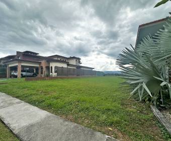 Lote de 500 m2 a la venta en condominio Veredas del Arroyo en La Guacima, Alajuela.