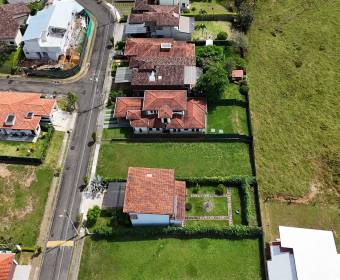 Lote de 500 m2 a la venta en condominio Veredas del Arroyo en La Guacima, Alajuela.