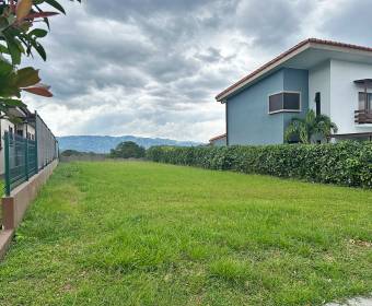 Lote de 500 m2 a la venta en condominio Veredas del Arroyo en La Guacima, Alajuela.