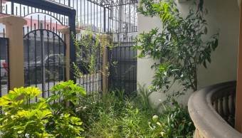 VENTA DE CASA l HEREDIA CENTRO l PRECIO NEGOCIABLE. VENTA DE CASA l HEREDIA CENTRO l PRECIO NEGOCIABLE.