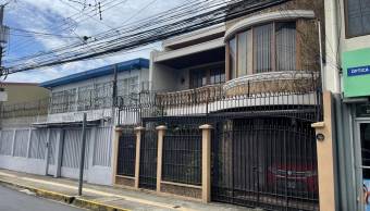 VENTA DE CASA l HEREDIA CENTRO l PRECIO NEGOCIABLE. VENTA DE CASA l HEREDIA CENTRO l PRECIO NEGOCIABLE.