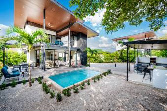 Elegante villa de 2 dormitorios con piscina a pasos de Playa Conchal Elegante villa de 2 dormitorios con piscina a pasos de Playa Conchal