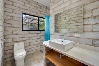 Villa con piscina en un amplio terreno privado en Finca Panamá, Guanacaste Villa con piscina en un amplio terreno privado en Finca Panamá, Guanacaste