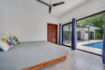 Villa con piscina en un amplio terreno privado en Finca Panamá, Guanacaste Villa con piscina en un amplio terreno privado en Finca Panamá, Guanacaste