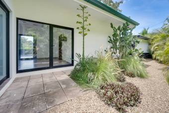 Villa con piscina en un amplio terreno privado en Finca Panamá, Guanacaste Villa con piscina en un amplio terreno privado en Finca Panamá, Guanacaste