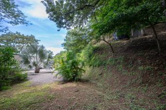 Villa con piscina en un amplio terreno privado en Finca Panamá, Guanacaste Villa con piscina en un amplio terreno privado en Finca Panamá, Guanacaste