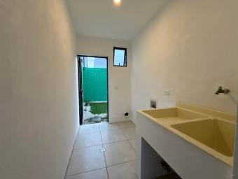 Se vende moderna casa con patio en Ulloa Heredia 26-1081 Se vende moderna casa con patio en Ulloa Heredia 26-1081