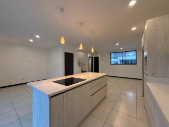 Se vende moderna casa con patio en Ulloa Heredia 26-1081 Se vende moderna casa con patio en Ulloa Heredia 26-1081