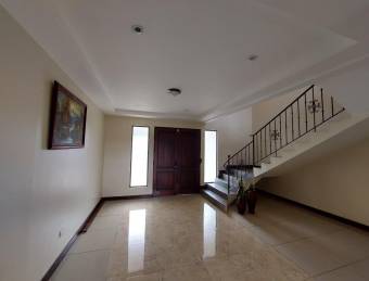 Se vende espaciosa casa en San Miguel de Santo Domingo 26-693 Se vende espaciosa casa en San Miguel de Santo Domingo 26-693