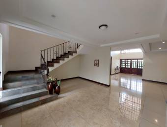 Se vende espaciosa casa en San Miguel de Santo Domingo 26-693 Se vende espaciosa casa en San Miguel de Santo Domingo 26-693