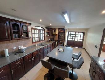 Se vende espaciosa casa en San Miguel de Santo Domingo 26-693 Se vende espaciosa casa en San Miguel de Santo Domingo 26-693