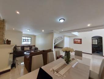 Se vende espaciosa casa en San Miguel de Santo Domingo 26-693 Se vende espaciosa casa en San Miguel de Santo Domingo 26-693