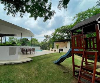 Townhouse for sale in Lindora 43 condominium in Santa Ana, San José. Townhouse for sale in Lindora 43 condominium in Santa Ana, San José.