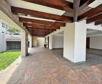 Spectacular luxury mansion for sale in Residencial Manantiales, La Asunción de Belén. Bank-owned pro Spectacular luxury mansion for sale in Residencial Manantiales, La Asunción de Belén. Bank-owned pro