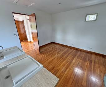 Spectacular luxury mansion for sale in Residencial Manantiales, La Asunción de Belén. Bank-owned pro Spectacular luxury mansion for sale in Residencial Manantiales, La Asunción de Belén. Bank-owned pro