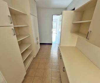 Spectacular luxury mansion for sale in Residencial Manantiales, La Asunción de Belén. Bank-owned pro Spectacular luxury mansion for sale in Residencial Manantiales, La Asunción de Belén. Bank-owned pro