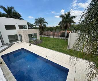 Spectacular luxury mansion for sale in Residencial Manantiales, La Asunción de Belén. Bank-owned pro Spectacular luxury mansion for sale in Residencial Manantiales, La Asunción de Belén. Bank-owned pro