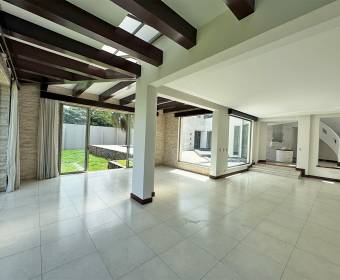 Spectacular luxury mansion for sale in Residencial Manantiales, La Asunción de Belén. Bank-owned pro Spectacular luxury mansion for sale in Residencial Manantiales, La Asunción de Belén. Bank-owned pro