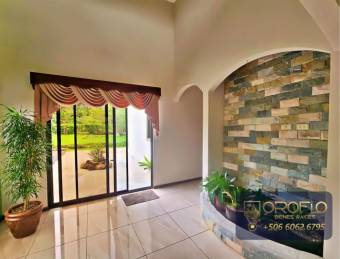 CASA MODERNA EN VENTA San Isidro de Grecia, Alajuela #20302dm