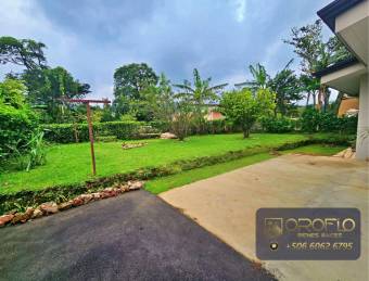  CASA MODERNA EN VENTA San Isidro de Grecia, Alajuela #20302dm