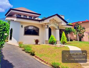  CASA MODERNA EN VENTA San Isidro de Grecia, Alajuela #20302dm