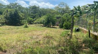 Lot for sale in La Garita Nueva with garage already built
